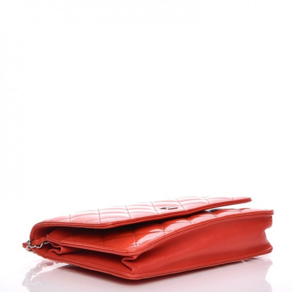 CHANEL Patent Quilted Wallet On Chain WOC Red - Picture 4 of 8